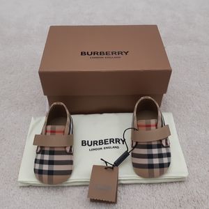 NWT Authentic Burberry baby pre walker shoes (size 19 UK)